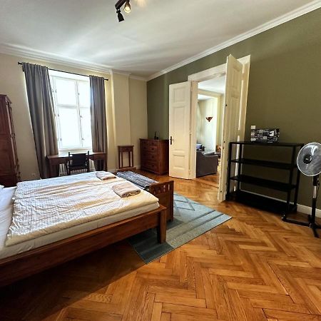 Gorkeho Apartment In City Centre Bratislava Exterior foto