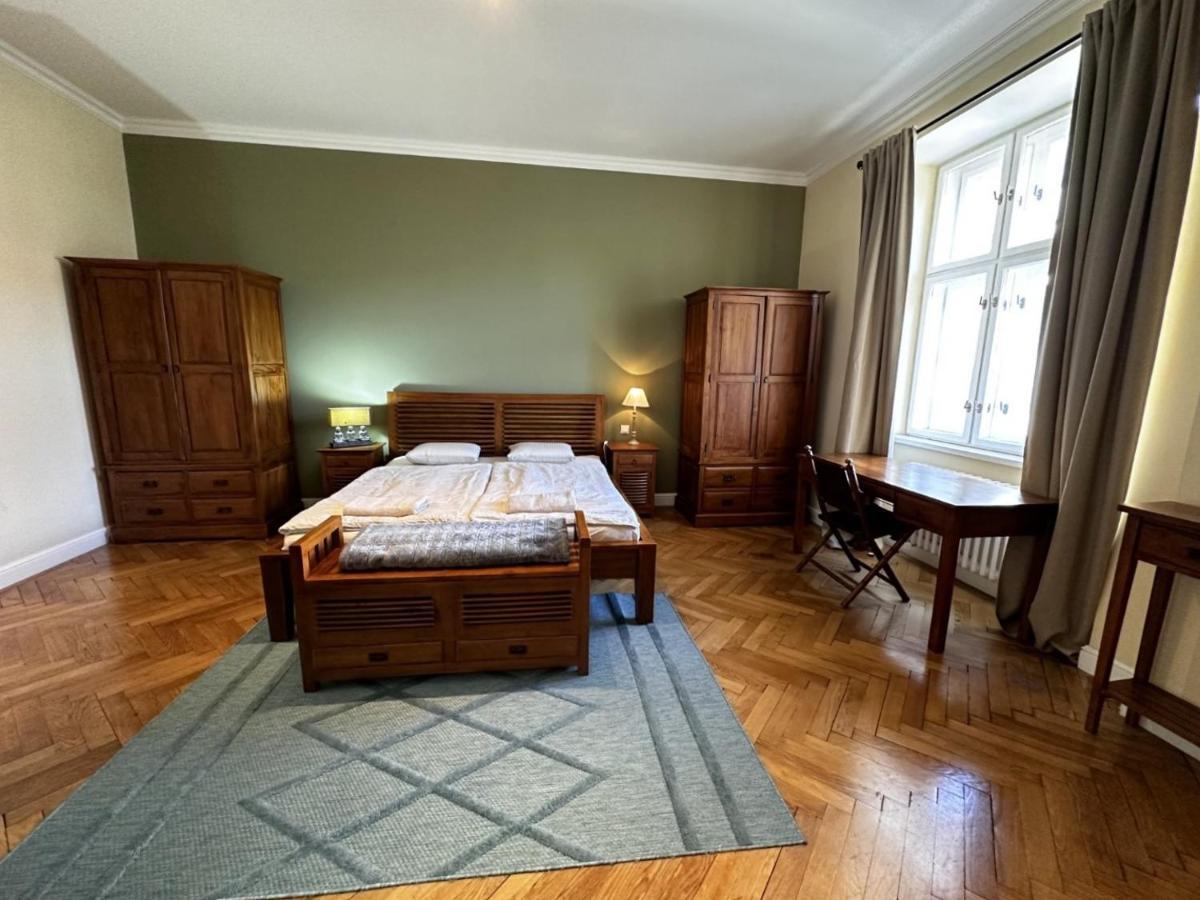Gorkeho Apartment In City Centre Bratislava Exterior foto